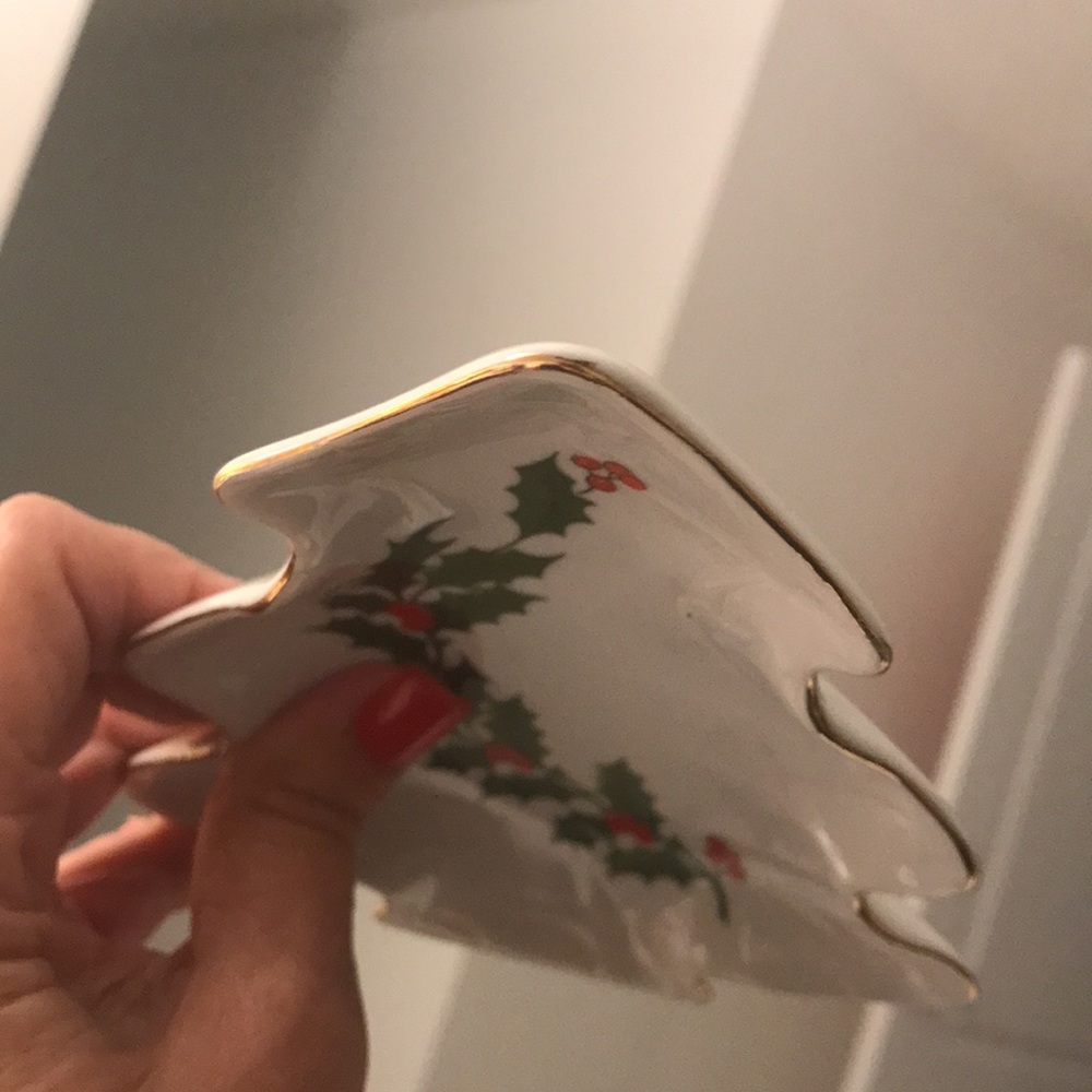 Vintage porcelain Xmas Tree dish w gold trim and design - Picture 3 of 7
